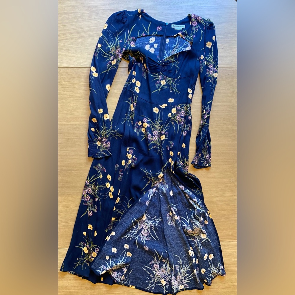 Reformation long-sleeve dress with elegant slit in dark blue, floral pattern
